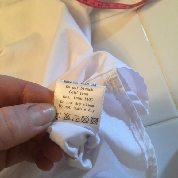 White Button Gathered Front Wing Tip Collar - Picture 10 of 13